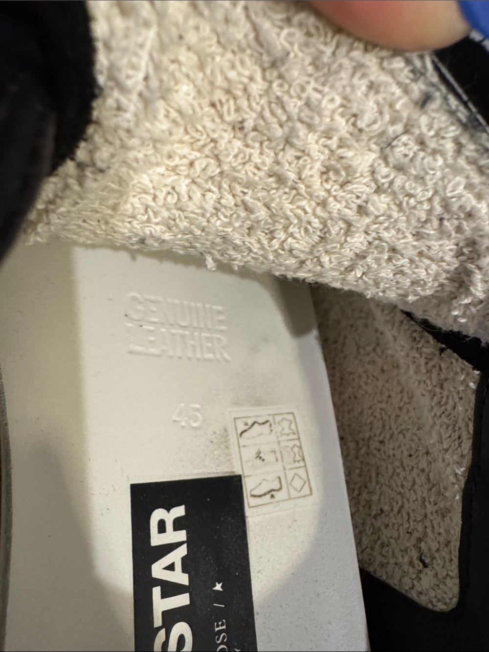 Golden Goose Men's Black Low-Top Sneakers - Picture 7 of 7